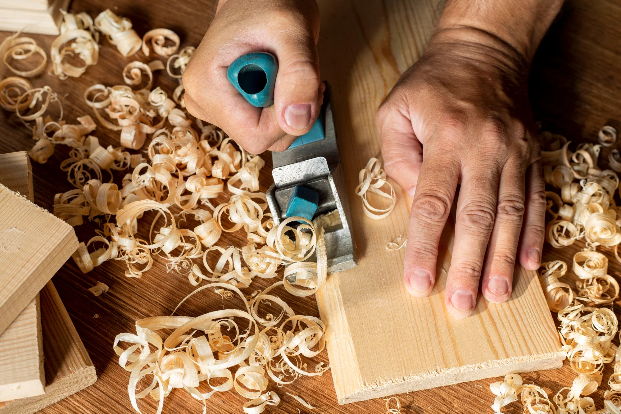Featured image for “Green Woodworking 101: A Beginner’s Guide to Crafting with Unseasoned Wood”