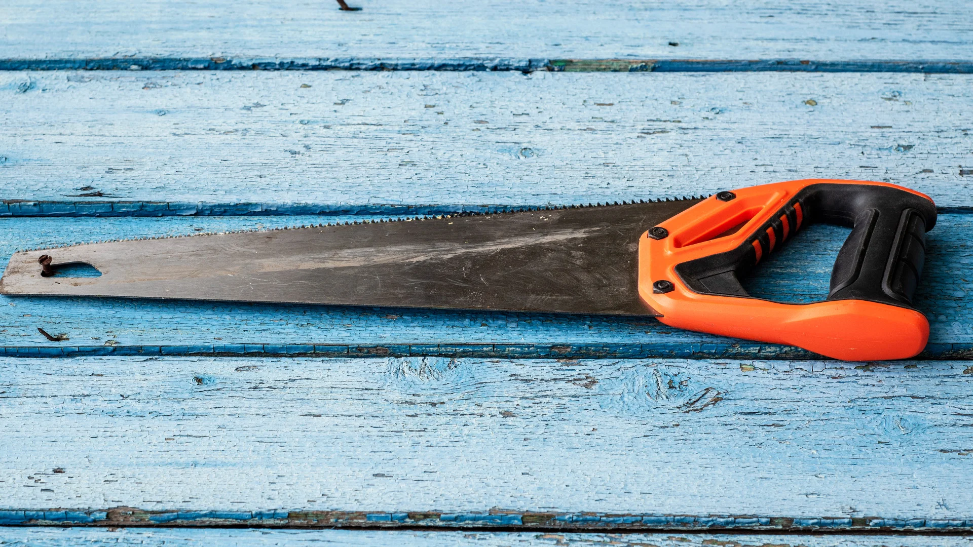 saw for wood hanging